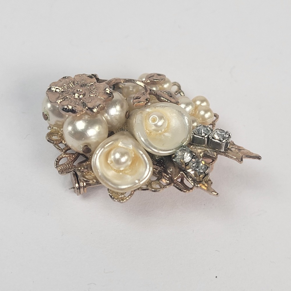 Gold Tone Faux Pearl Calla Lily Floral Brooch Pin Rhinestone Cluster Jewelry - Picture 3 of 5